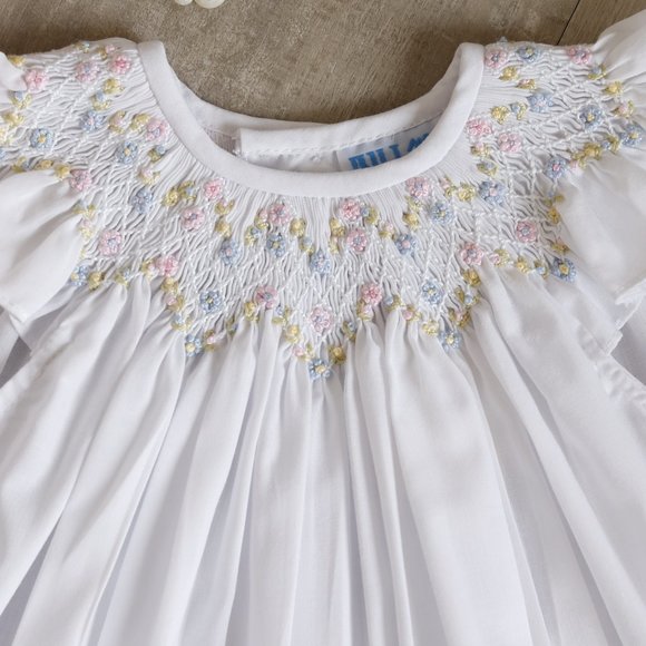 White Smocked Embroidered Dress Flutter Sleeve Luli & Me Size 9 to 12 Months - Picture 4 of 5